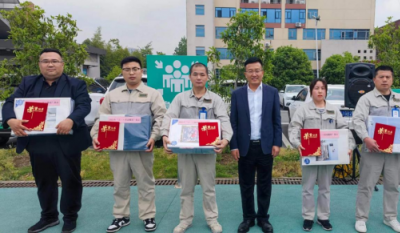 劳动创立财产  奋斗谱写绚烂